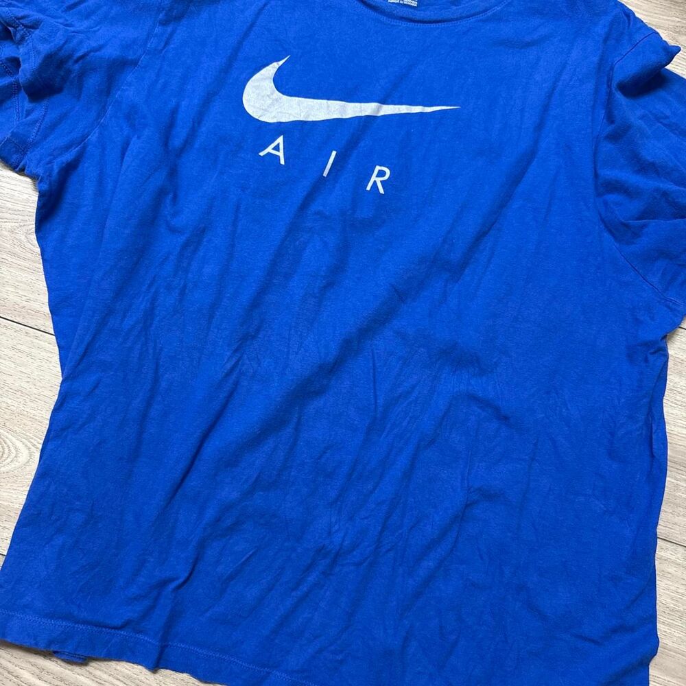 Nike Men's Blue T-shirt